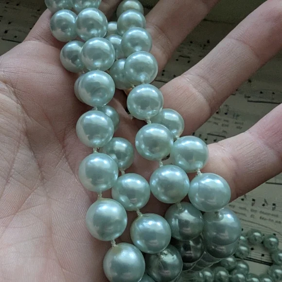 Vintage Blue Pearl Necklace - Picture 5 of 10